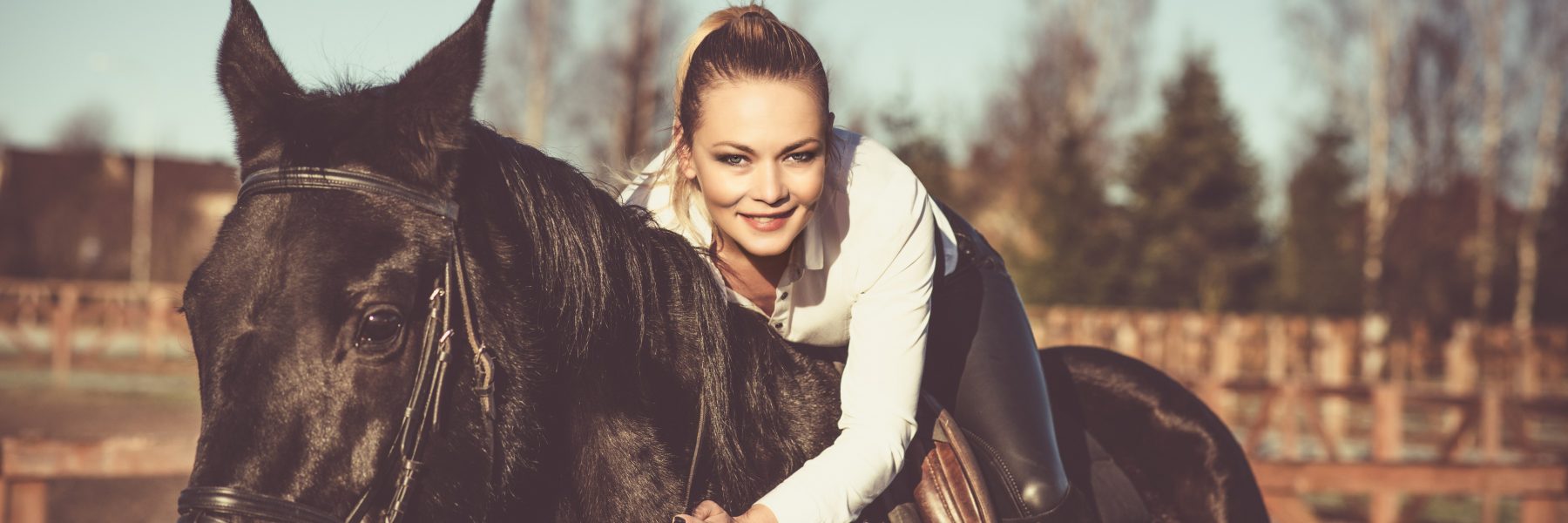Rencontre d'une femme qui aime l'équitation